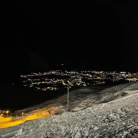 Apartment Svolvaer شقة *